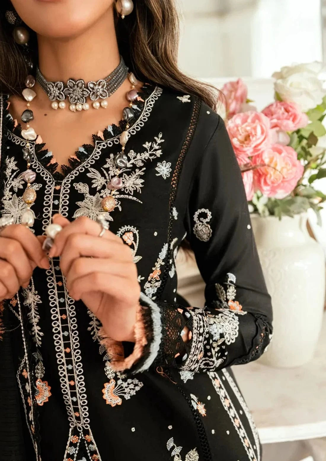 Qalamkar Ql-1050 Embroidered Lawn 3pc