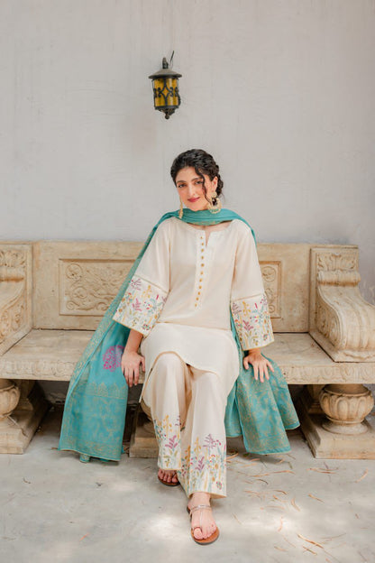 SC-882 Off White Embroidered Dhanak 3pc Wt