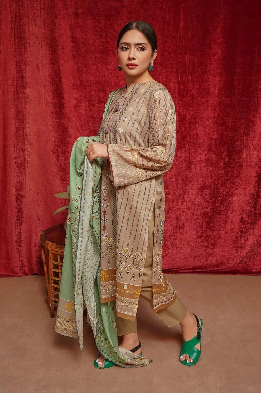 Urge UR-600 Khaddar Printed 3pc Wt